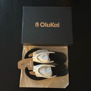 OluKai White Sandals Size 9